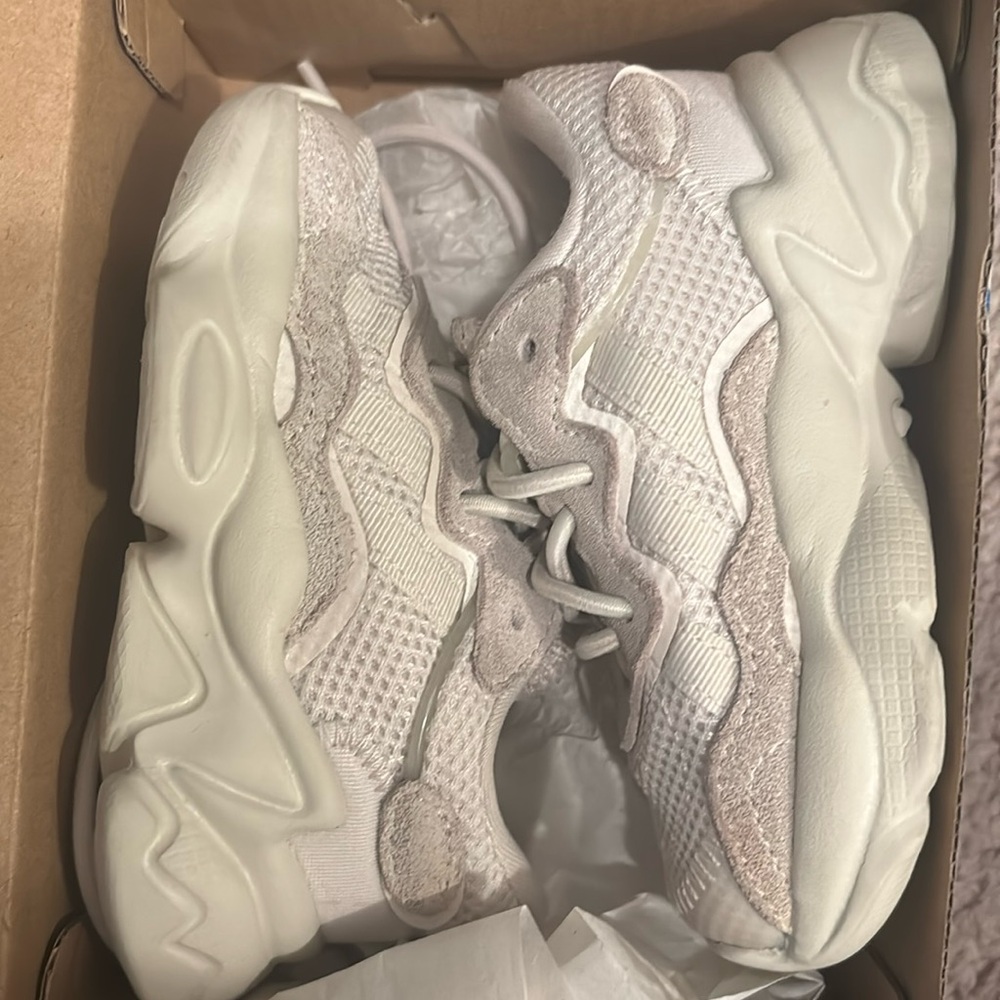 Toddler adidas ozweego sz 6K lightly worn